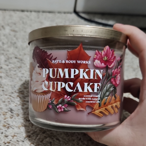 NWT BBW Pumpkin Cupcake 3-Wick Candle - Picture 1 of 3